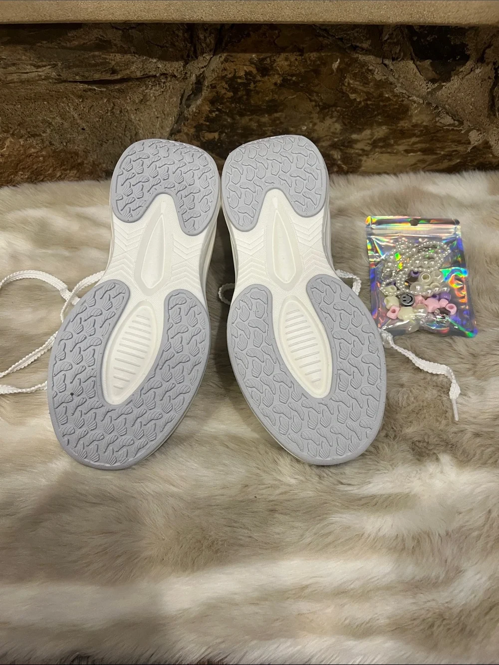 NWT Stelle Kids White Knit Lace-Up Sneakers